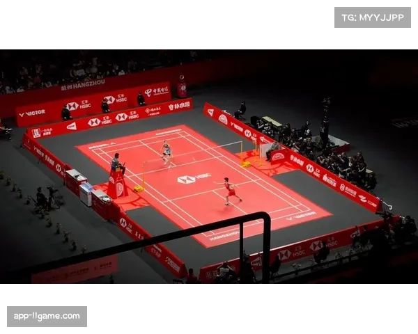 半决赛次回合，虚拟广告系统根据全球各区域市场实时替换场边LED板内容